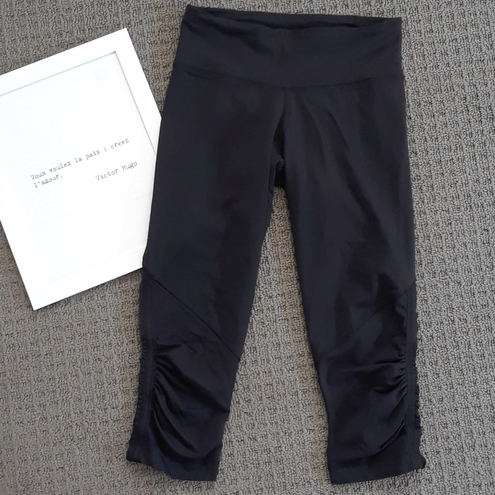 Lululemon black luxtreme w mesh crop leggings